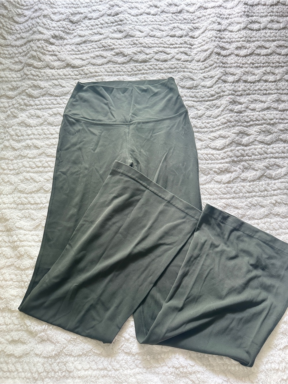 High-Waist Yoga Flare Pants in Olive Green